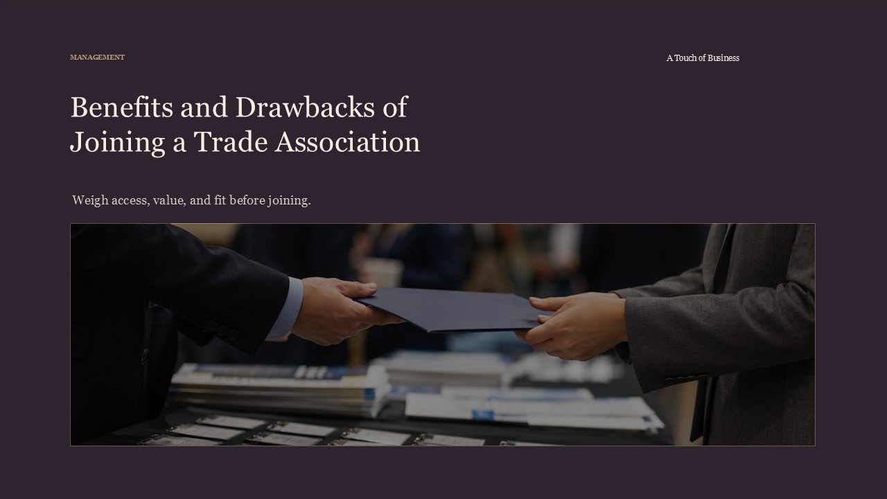 Realistic cinematic image of a professional conference registration desk with badges and an exchanged folder for a management article.